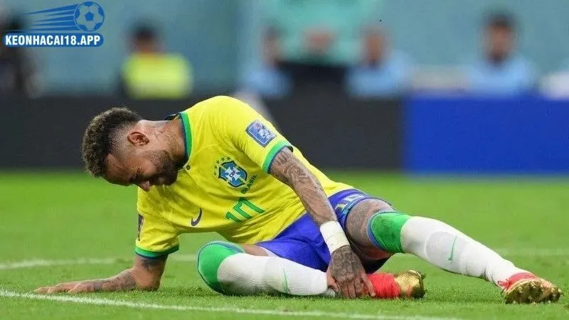 Chấn thương là rủi ro lớn, khiến nhiều bản hợp đồng đắt giá nhanh chóng trở thành “bom xịt”